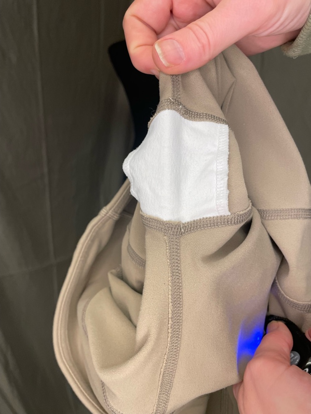 ALO Yoga Sand Gravel Moto Leggings - Neutral Tan - Picture 12 of 12
